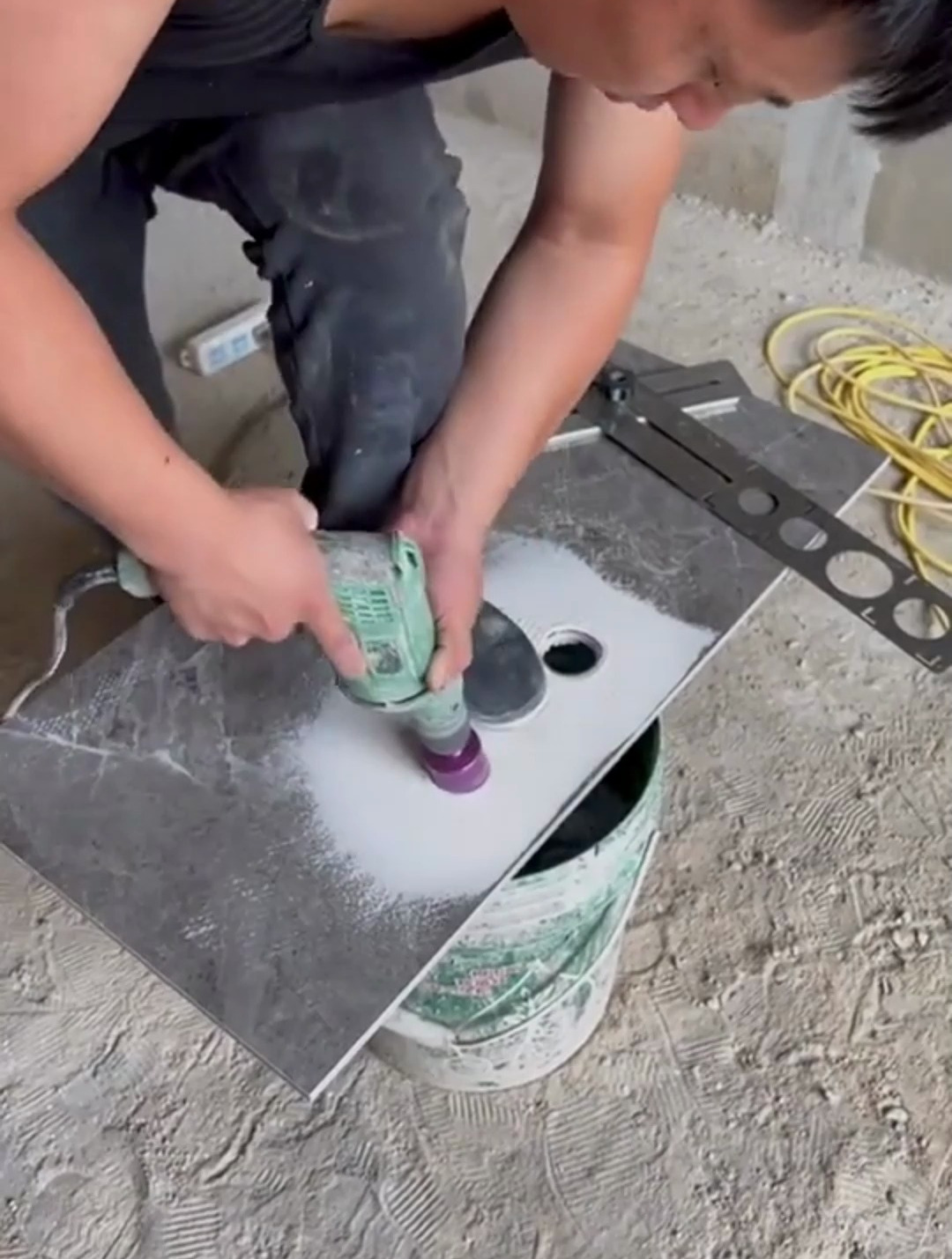 瓷砖打错孔(瓷砖打错孔修补能用多久) 瓷砖打错孔(瓷砖打错孔修补能用多久)