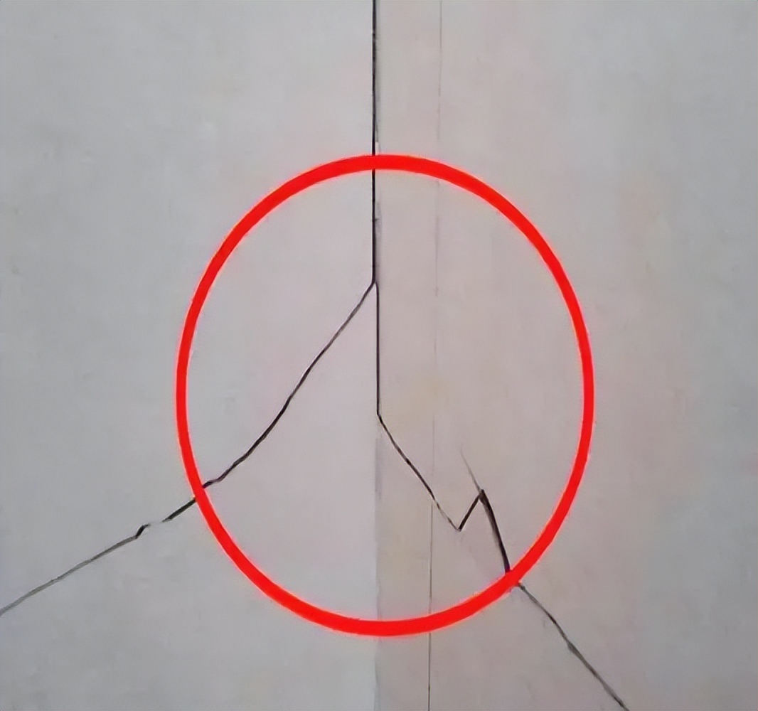 墙砖开裂是什么原因导致的呢(墙砖开裂是什么原因导致的呢图片)